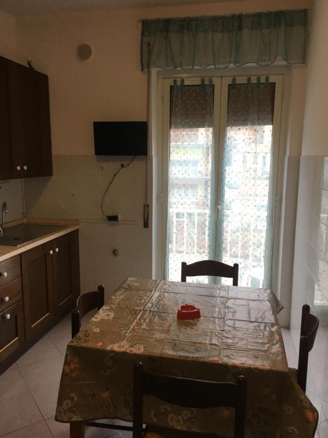 Appartamento Miramare, 2 Camere, Cucina, Bagno, Ventimiglia Buitenkant foto