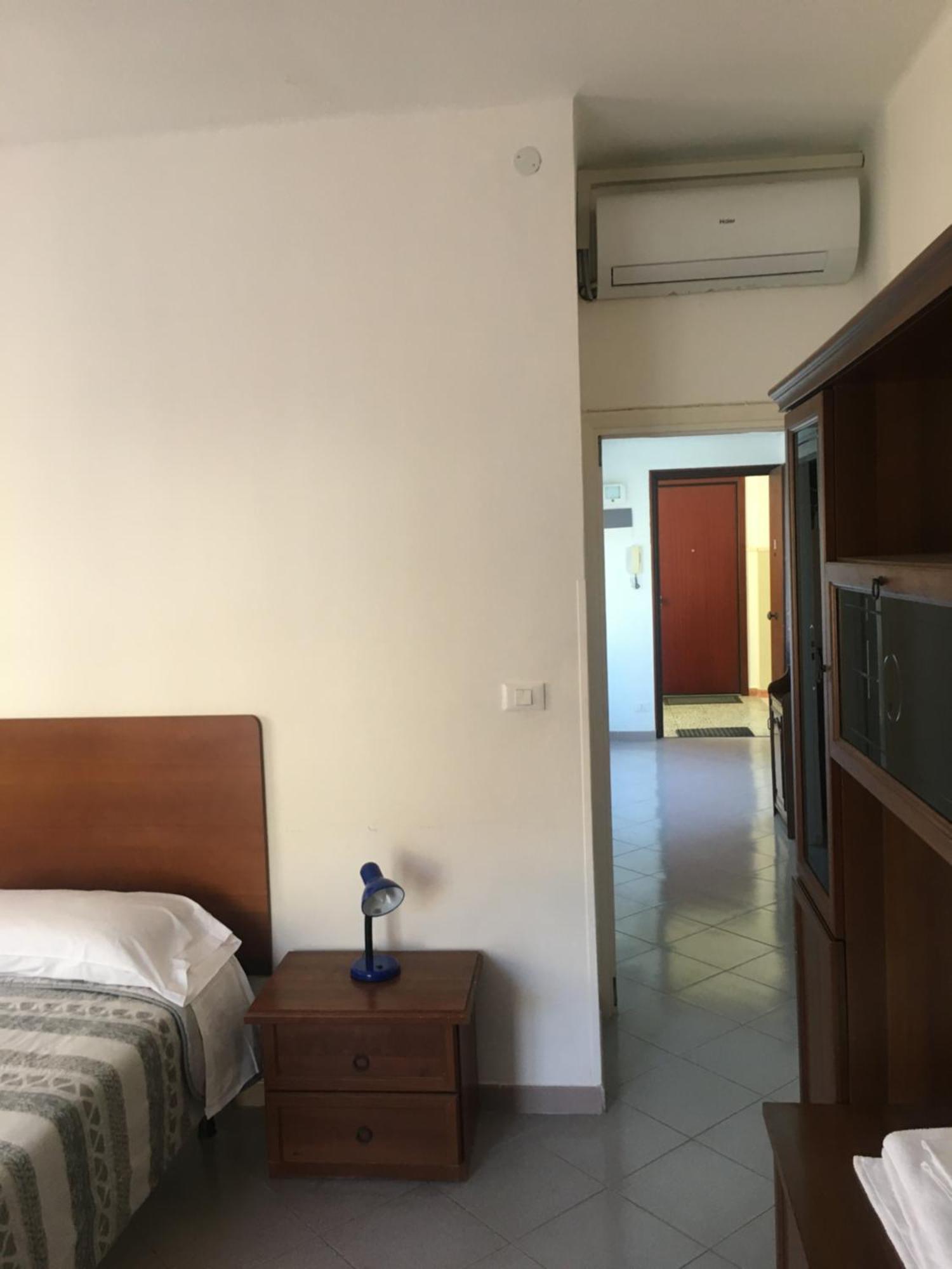 Appartamento Miramare, 2 Camere, Cucina, Bagno, Ventimiglia Buitenkant foto